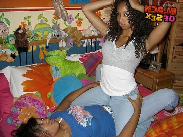 12P Amateur black pussy dripping out with juice