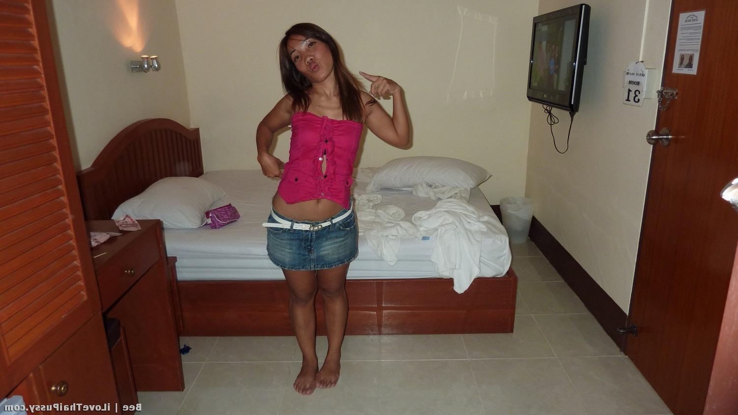 15P Big Butt Thai Hooker Tricked Into Bareback Sex With A Crazy Tourist
