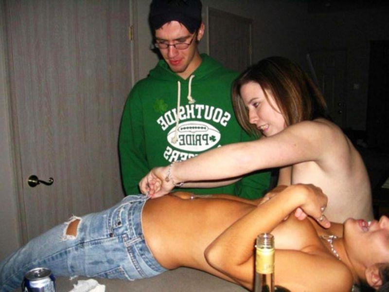 12P Crazy girlfriend in threesome sex
