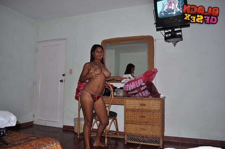 12P Big titted black amateur boobs bouncing
