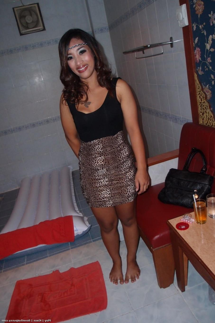 15P Thai Amateur sex workers fucked by a swedish sex tourist bareback crazy asian gi