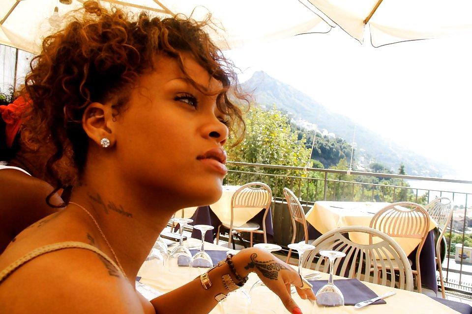 25P Rihanna, vacation Nov 2011, BIKINI, ASS shots