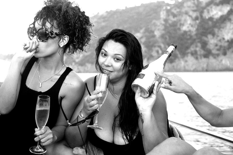 25P Rihanna, vacation Nov 2011, BIKINI, ASS shots