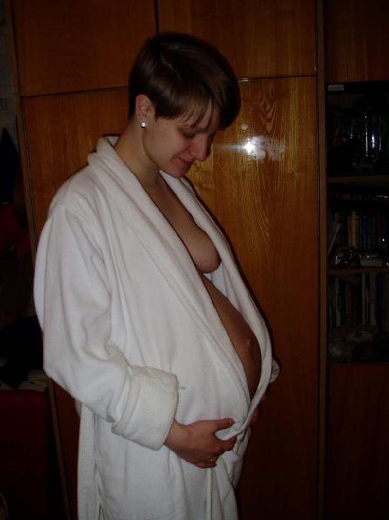 16P Lovely pregnant teen girls shotting themself in home sex games