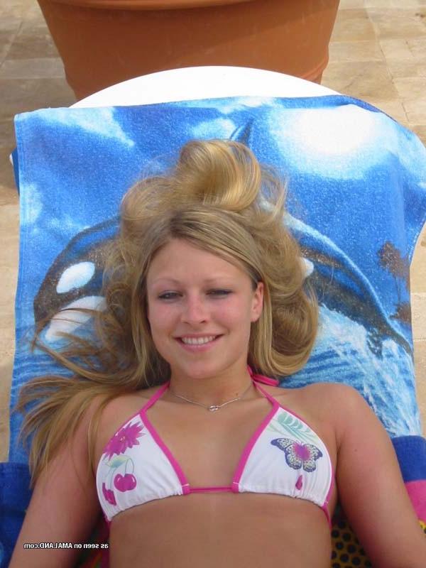 15P Babes on vacation