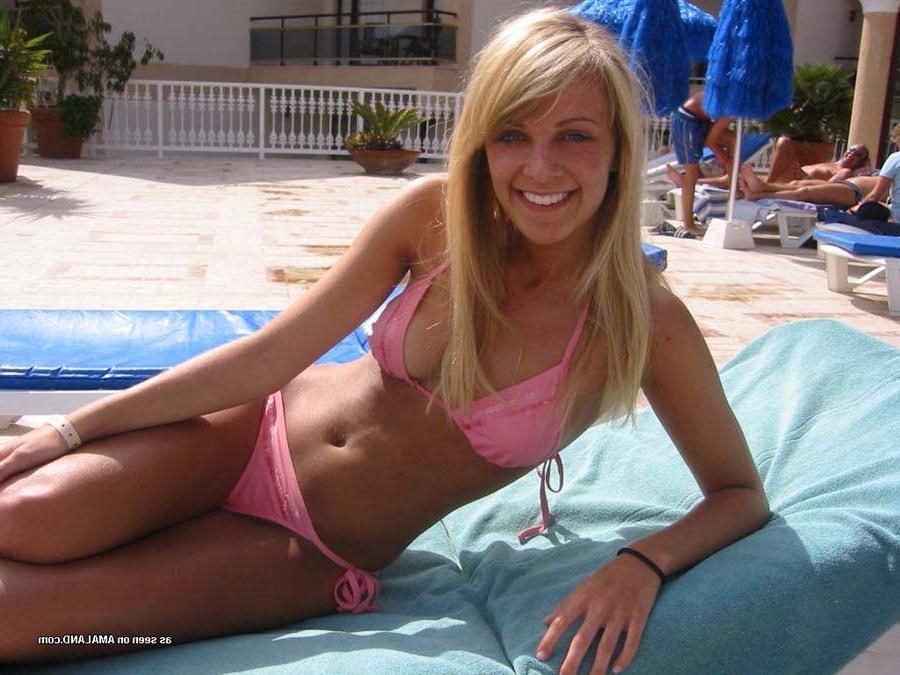 15P Babes on vacation