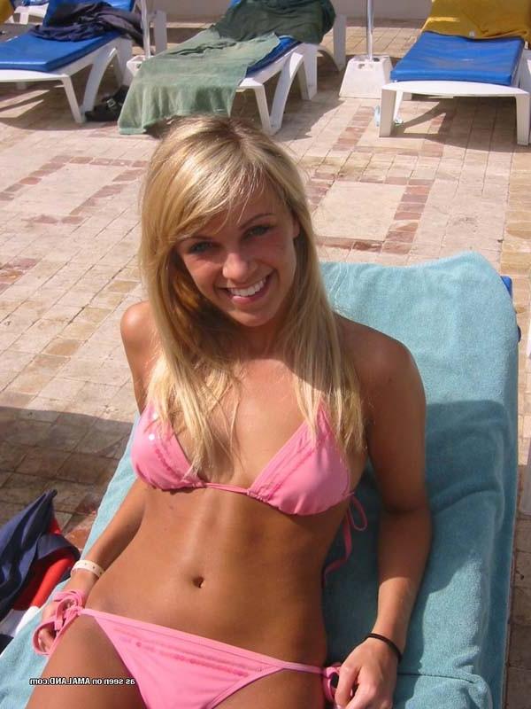 15P Babes on vacation