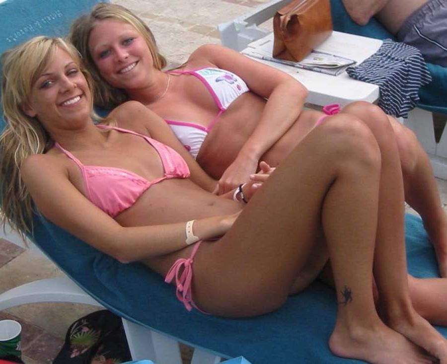 15P Babes on vacation