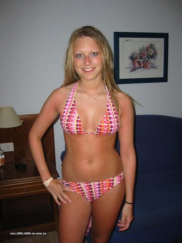 15P Babes on vacation