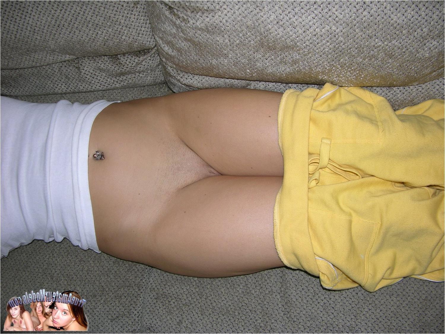 10P Freckled Face Amateur Girl Modeling Nude