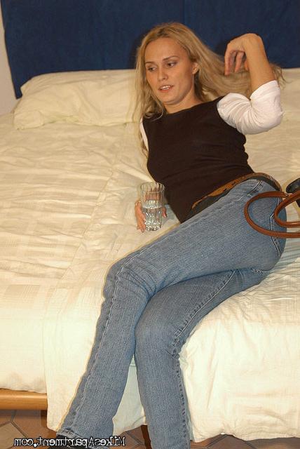 12P 12 pics and 1 movie of Jessika from Mikes Apartment