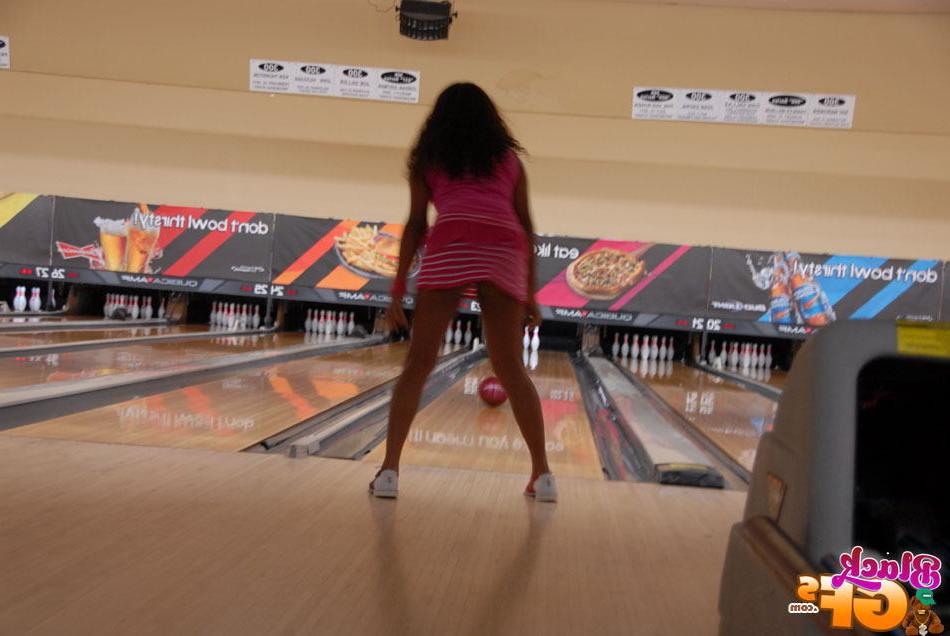 15P Amateur black GF bowling and slipping off panties to show booty