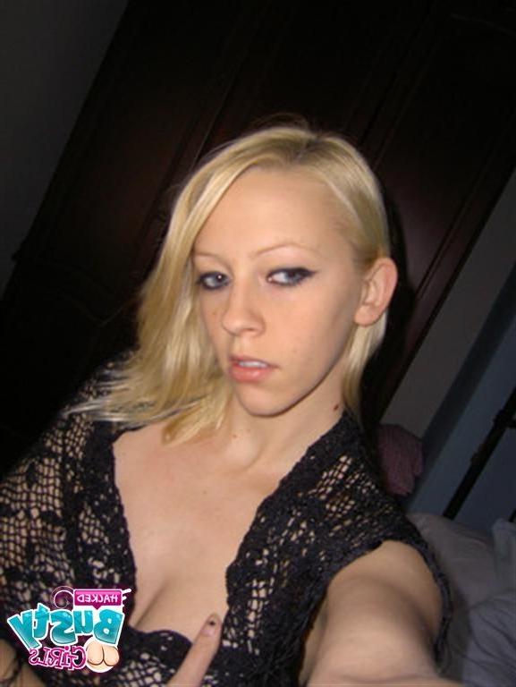 12P Real big tit girlfriend porn, movies and pictures!