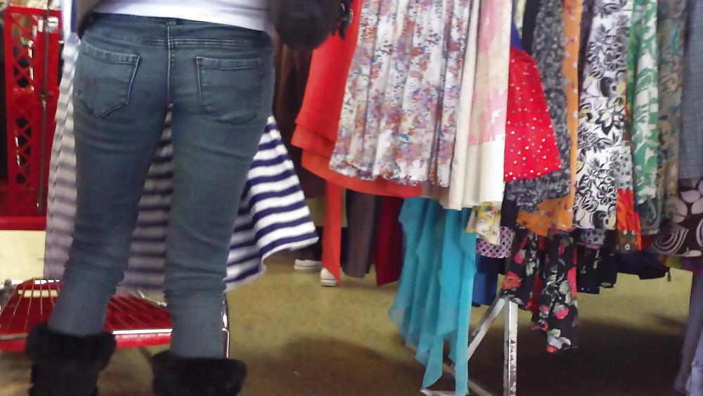 25P Sexy teen ass & butt in jeans with thong showing
