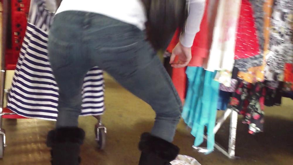 25P Sexy teen ass & butt in jeans with thong showing