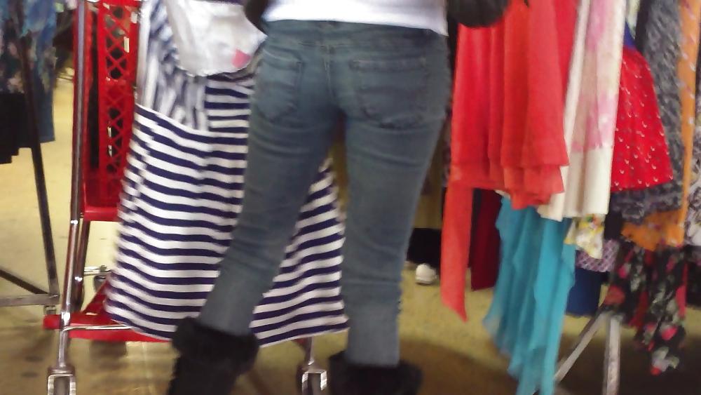25P Sexy teen ass & butt in jeans with thong showing