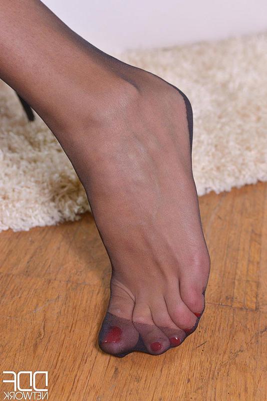 12P Tied Up and Turned On  Stocking Bondage Games