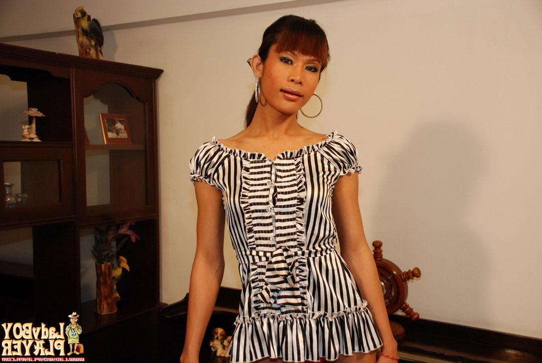 14P Lusty ladyboy sucks cock hard