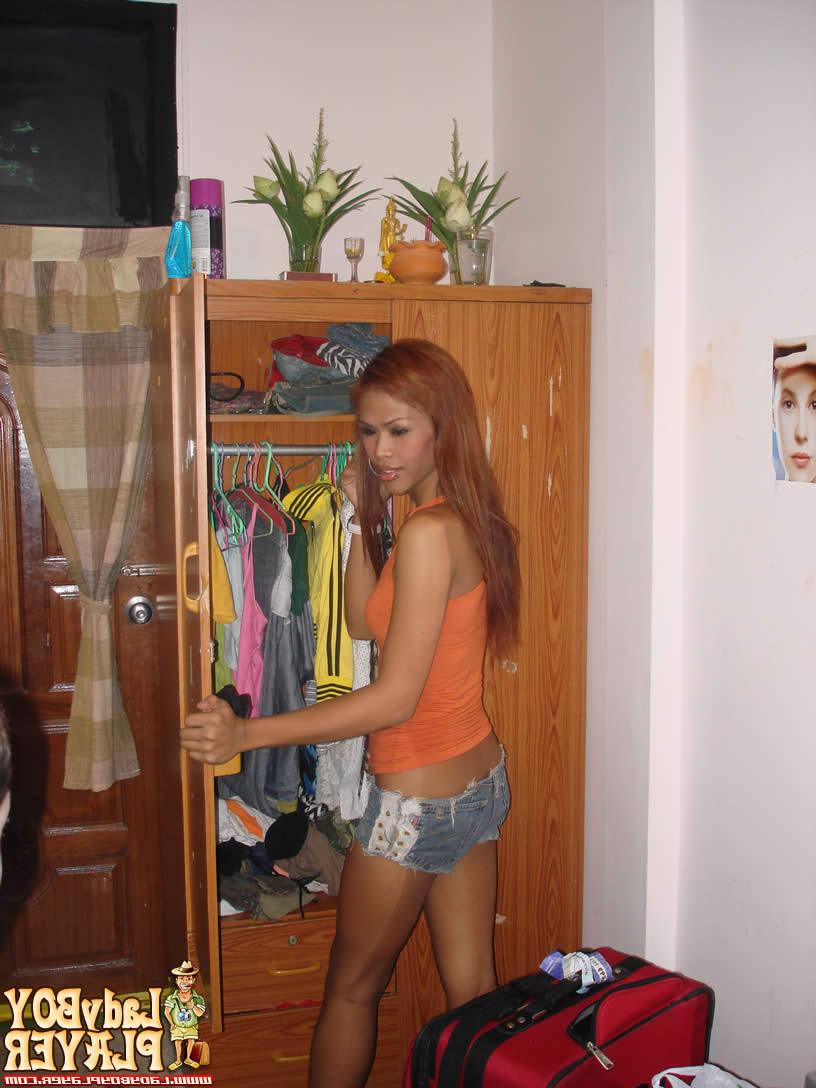 14P Two sexy ladyboy posing for the camera