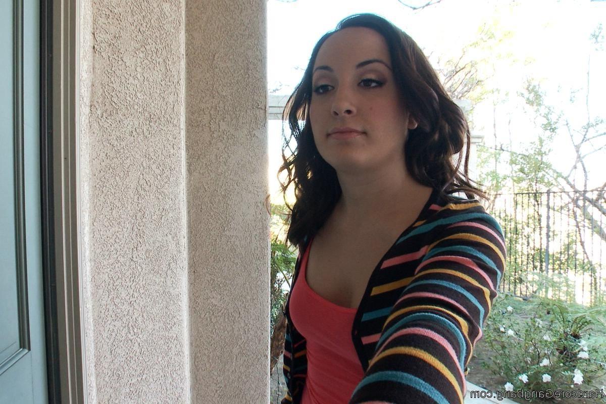 24P Hot unemployed nanny willing to do ANYTHING for an honest days work