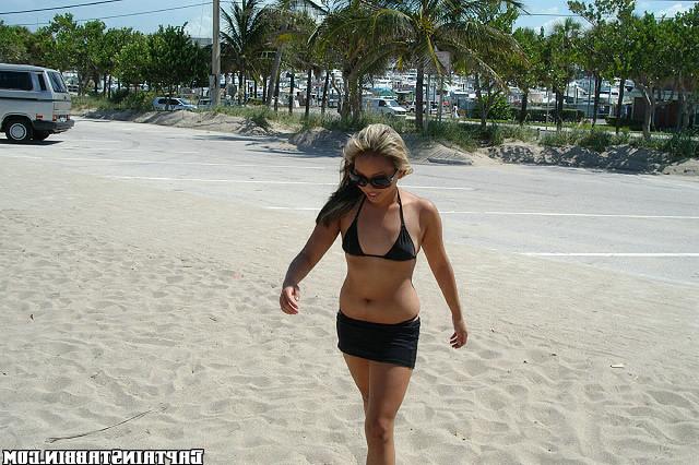 12P 12 pics and 1 movie of Jade from Captain Stabbin
