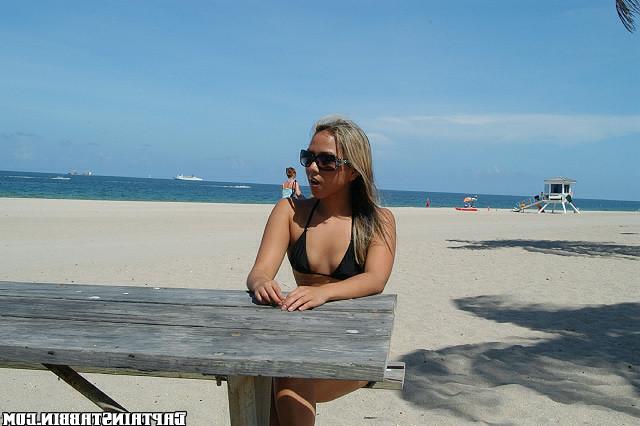 12P 12 pics and 1 movie of Jade from Captain Stabbin