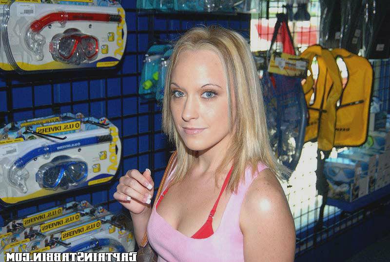 12P 12 pics and 1 movie of Judy from Captain Stabbin
