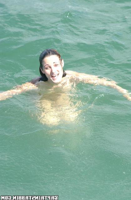 12P 12 pics and 1 movie of Sierra from Captain Stabbin