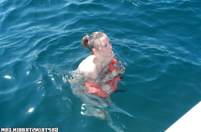 12P 12 pics and 1 movie of Jessy from Captain Stabbin