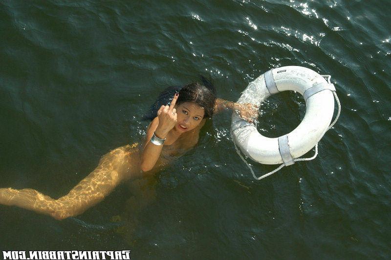 12P 12 pics and 1 movie of Maxi from Captain Stabbin