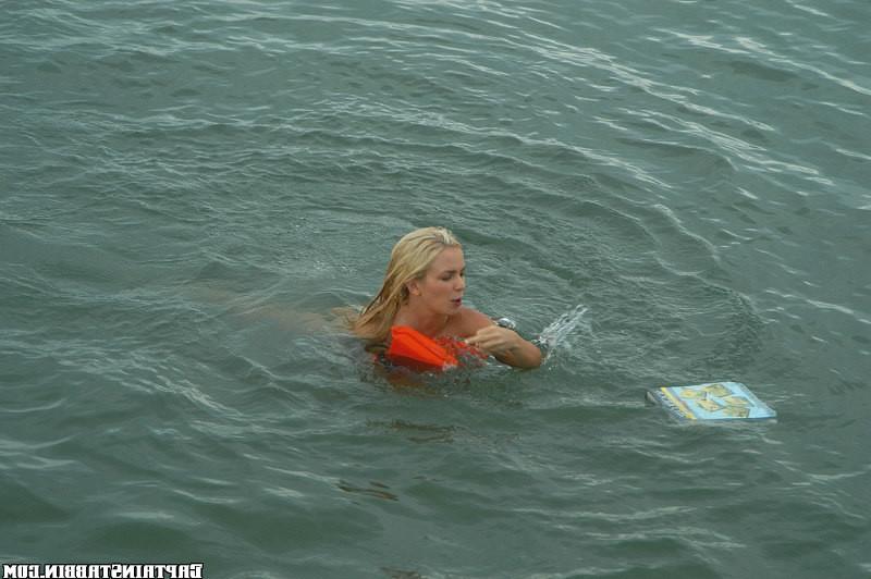 12P 12 pics and 1 movie of Shauna from Captain Stabbin