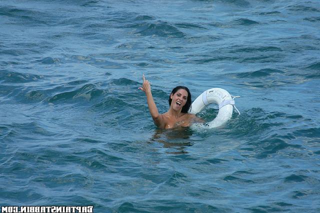 12P 12 pics and 1 movie of Veronika from Captain Stabbin