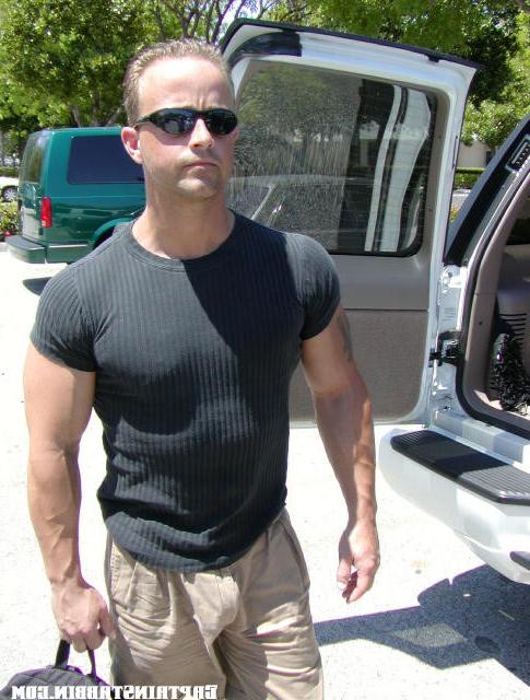 12P 12 pics and 1 movie of Kelly from Captain Stabbin