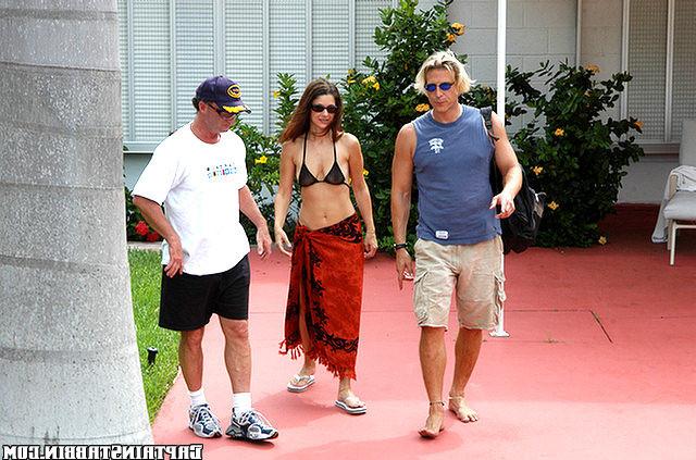 12P 12 pics and 1 movie of Alexandra from Captain Stabbin