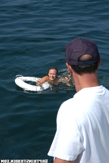 12P 12 pics and 1 movie of Karinne from Captain Stabbin