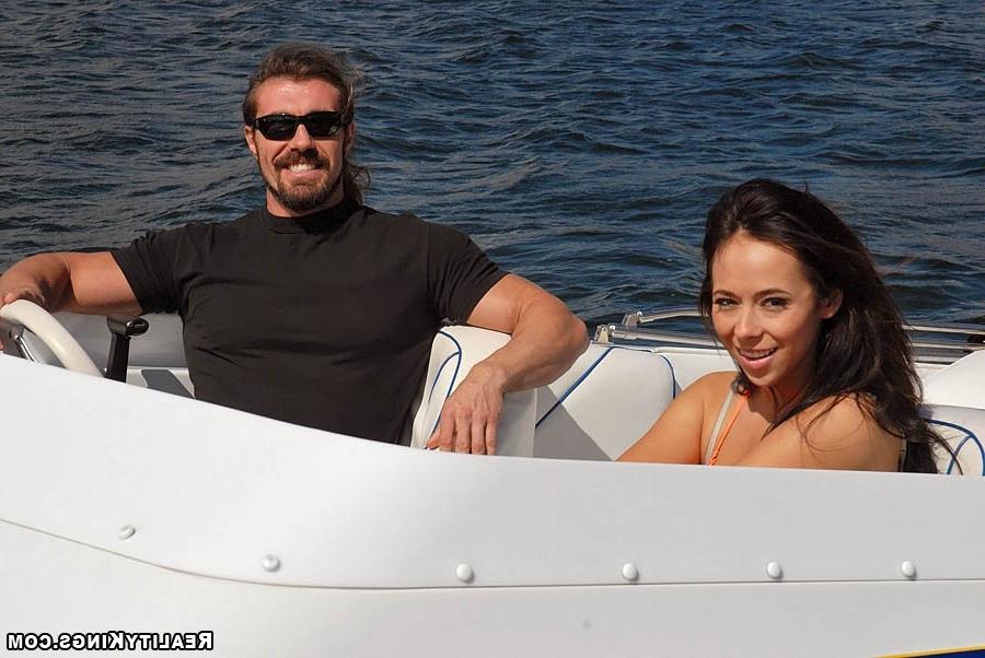 11P 12 pics and 1 movie of Aarielle from Captain Stabbin