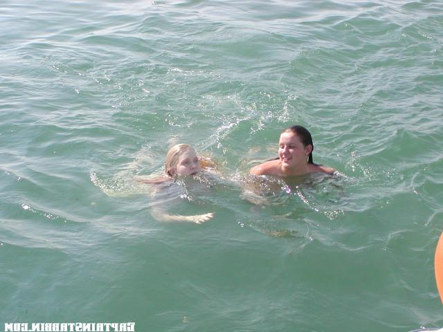 12P 12 pics and 1 movie of Madison from Captain Stabbin