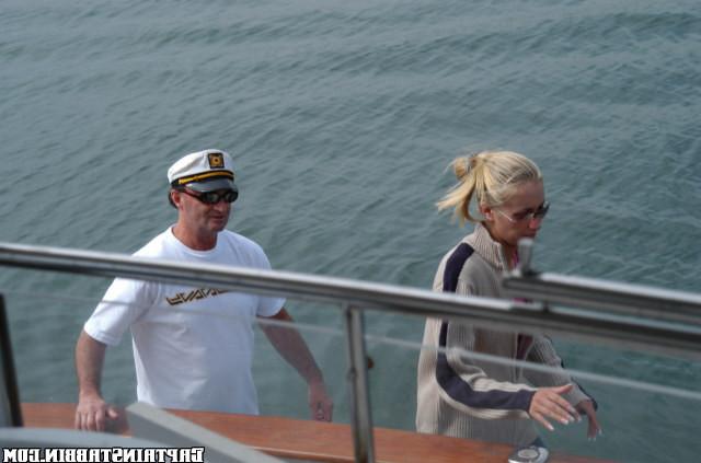 12P 12 pics and 1 movie of Stephanie from Captain Stabbin