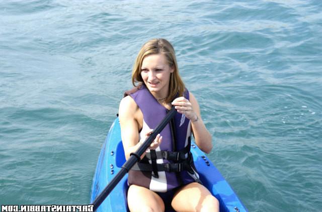 12P 12 pics and 1 movie of Beth from Captain Stabbin