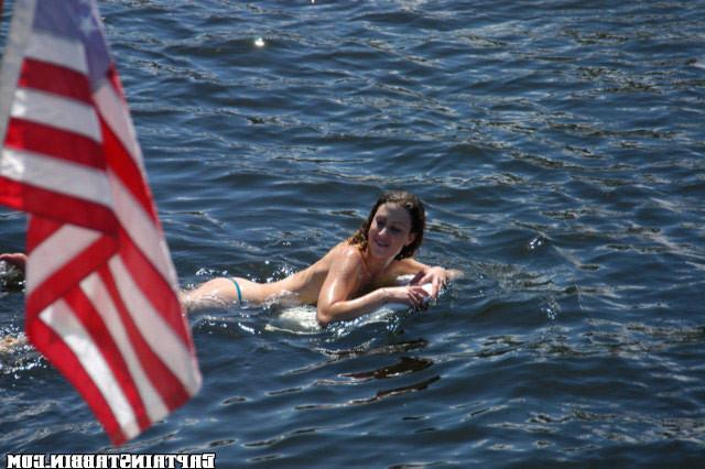 12P 12 pics and 1 movie of Roxie from Captain Stabbin