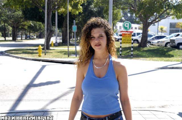 12P 12 pics and 1 movie of Dee from Captain Stabbin