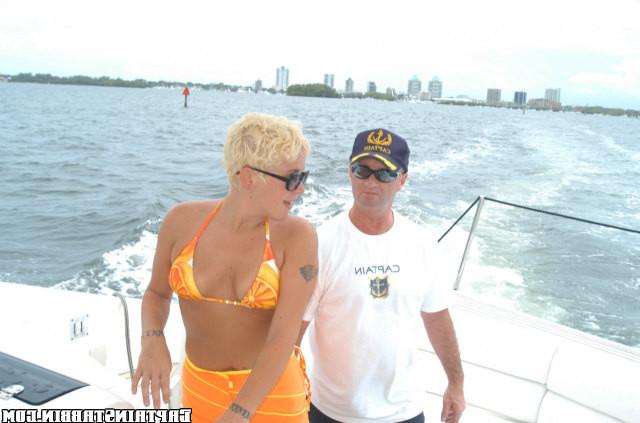 12P 12 pics and 1 movie of Bonnie from Captain Stabbin