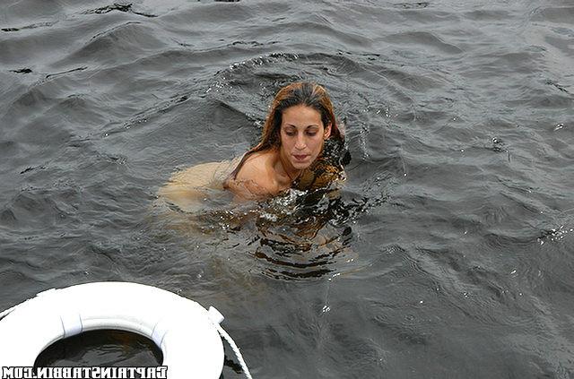 12P 12 pics and 1 movie of Maria from Captain Stabbin