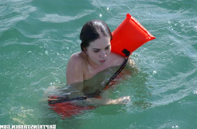 12P 12 pics and 1 movie of Amy from Captain Stabbin