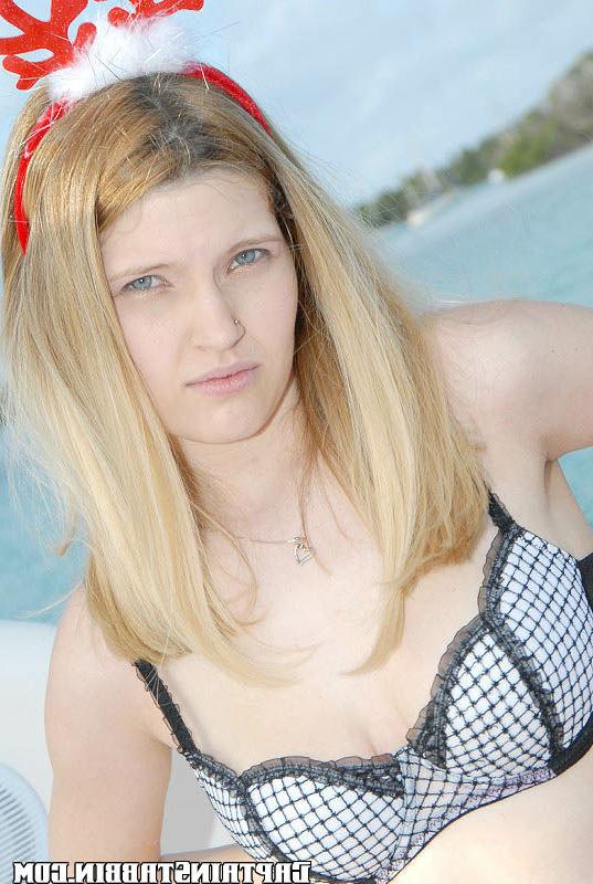 12P 12 pics and 1 movie of Cali from Captain Stabbin