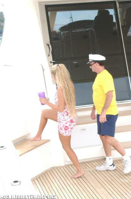 12P 12 pics and 1 movie of Austin from Captain Stabbin