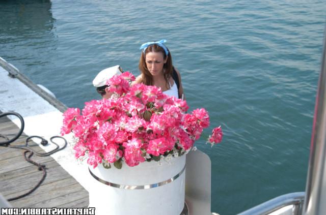 11P 12 pics and 1 movie of Rhiana from Captain Stabbin