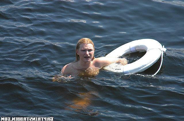 12P 12 pics and 1 movie of Kori from Captain Stabbin