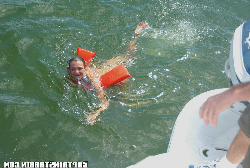 12P 12 pics and 1 movie of Samantha from Captain Stabbin