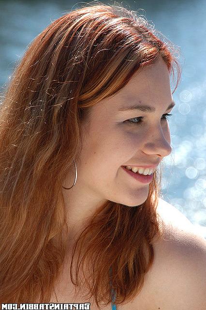 12P 12 pics and 1 movie of Heidi from Captain Stabbin